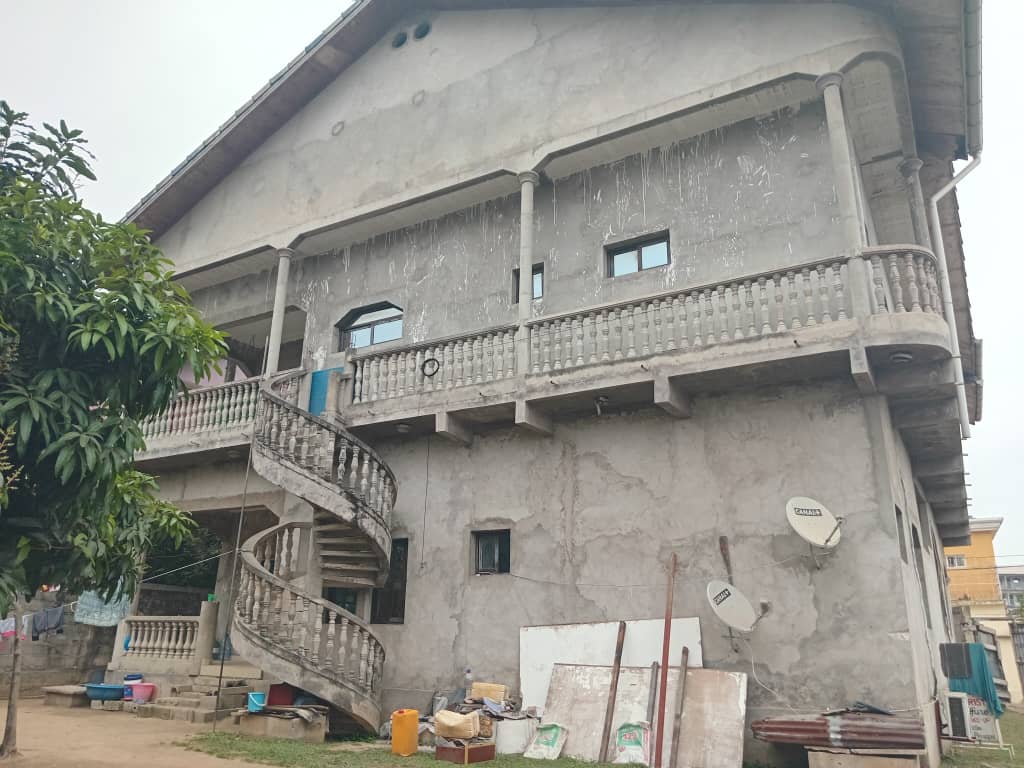 VILLA EN CONSTRUCTION À VENDRE POINTE-NOIRE