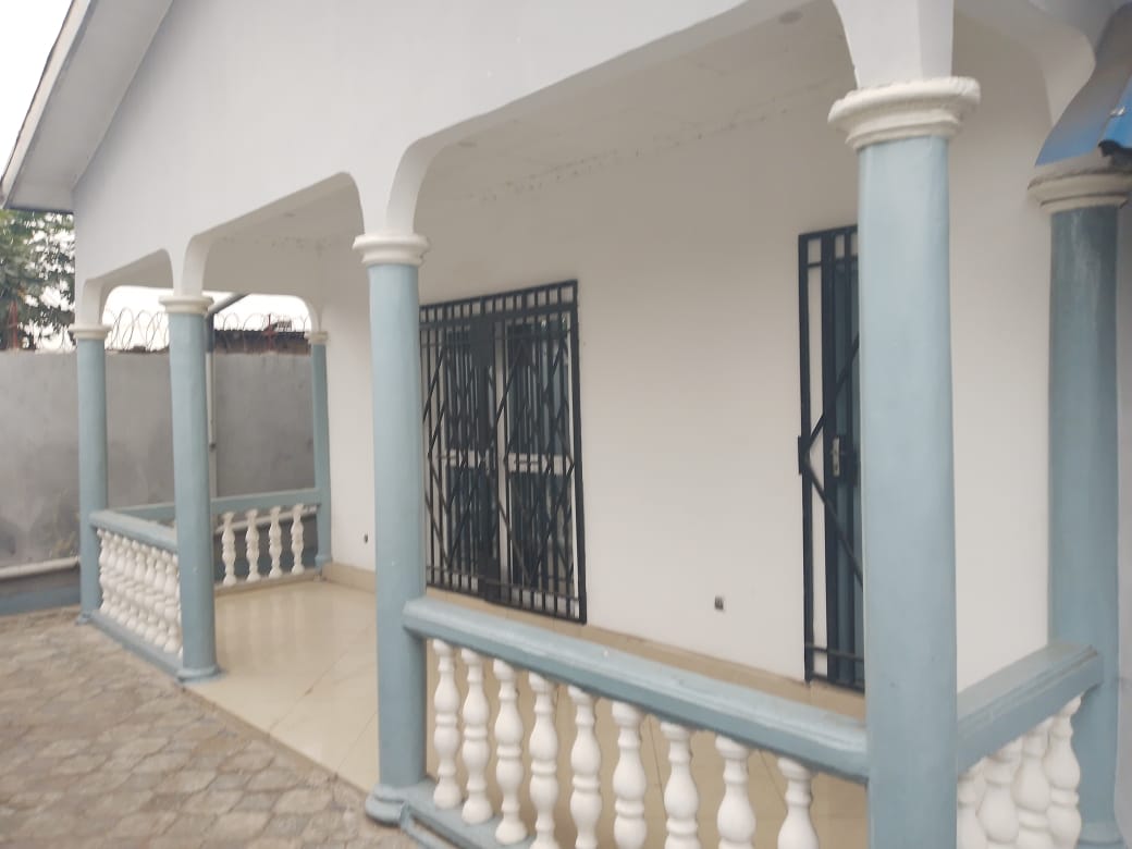 MAISON 4 CHAMBRES + STUDIO À LOUER